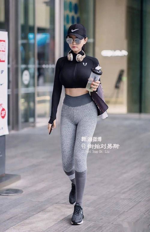 重口熟妇av的相关介绍