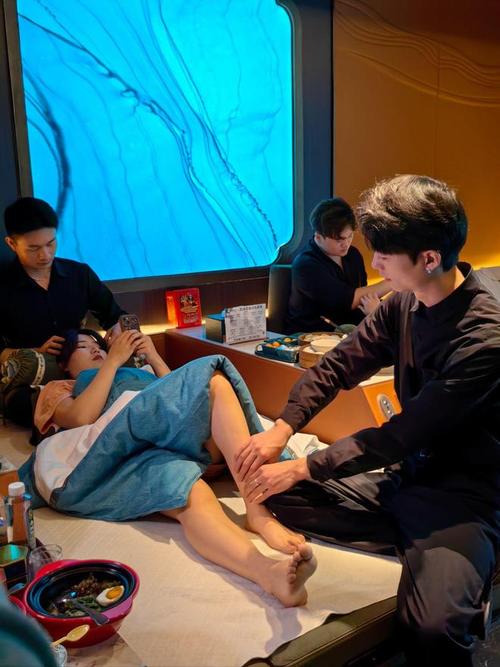 邻居少妇人妻的相关介绍
