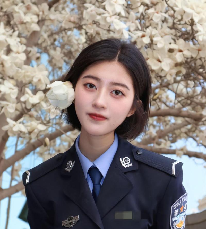 官场人妻被潜做爰的相关介绍